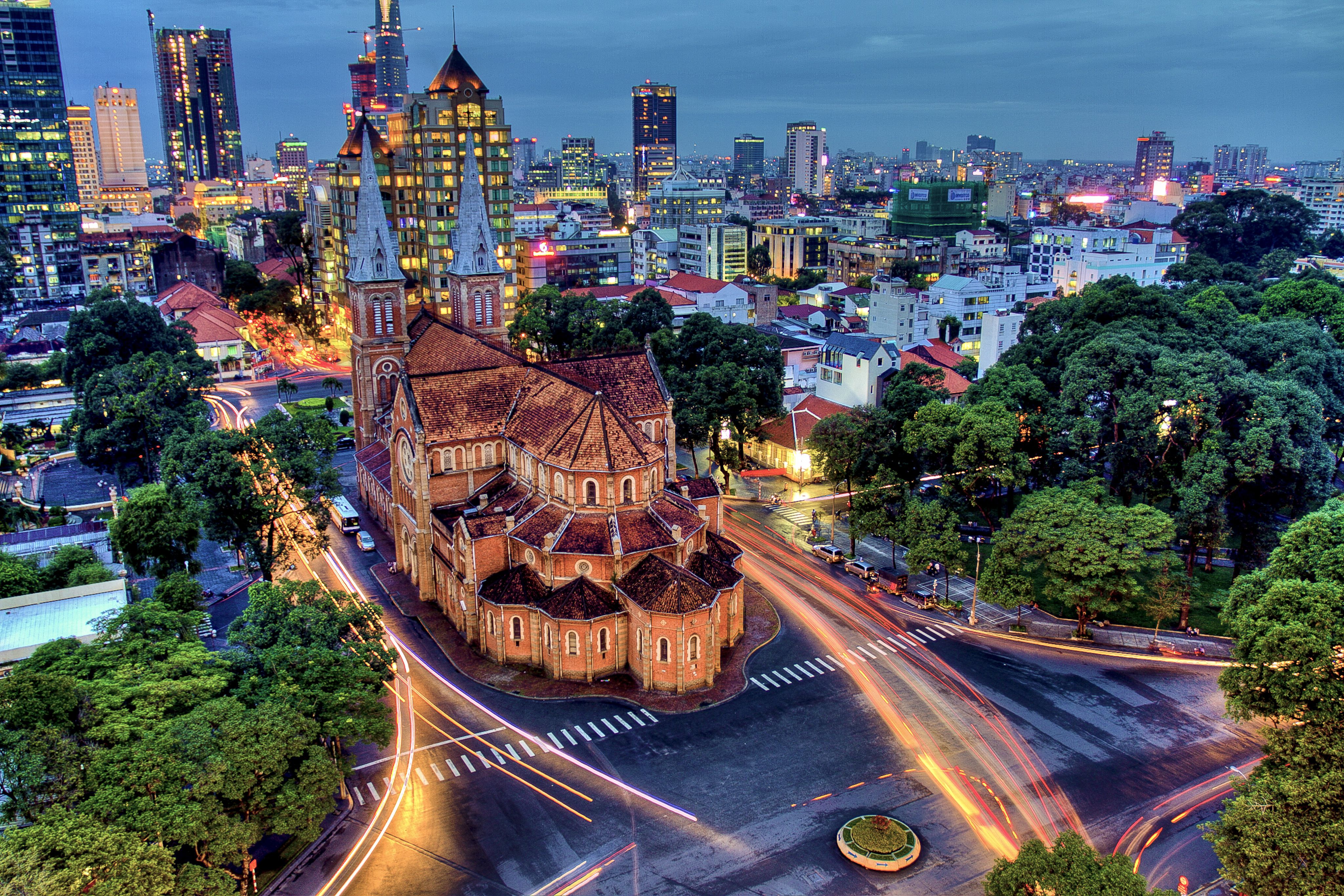 ho chi minh city at night 22c7df816ce4493eb0e86cf54fe03309
